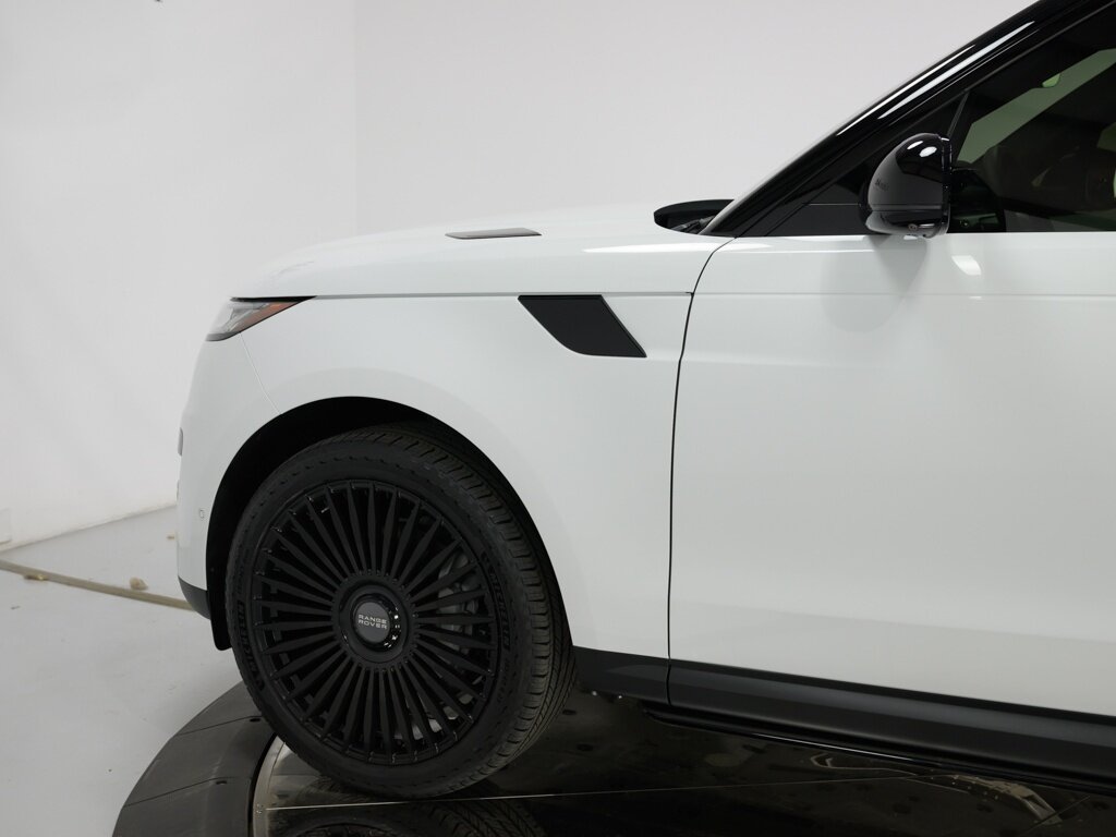 2024 Land Rover Range Rover Sport SE Deployable Side Steps   - Photo 18 - Sarasota, FL 34243