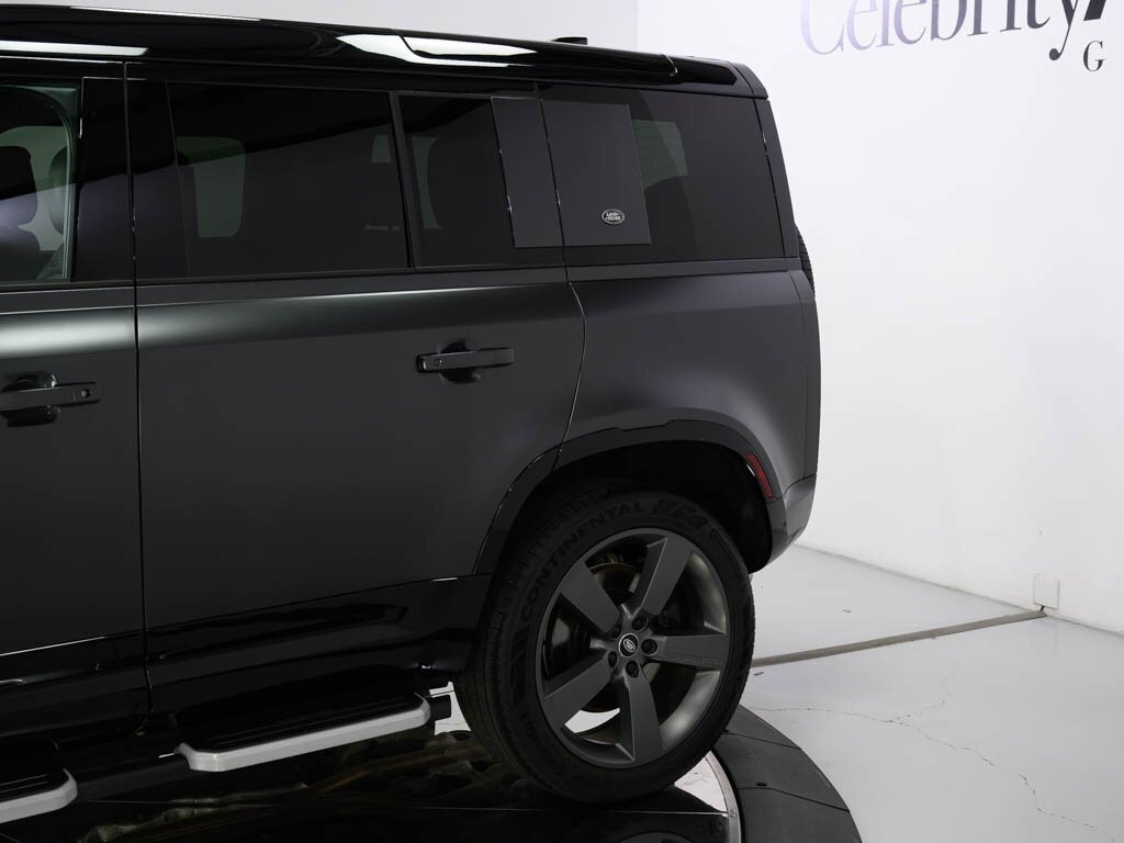 2023 Land Rover Defender 110 V8 P525 Carpathian Edition $123K MSRP - Photo 29 - Sarasota, FL 34243