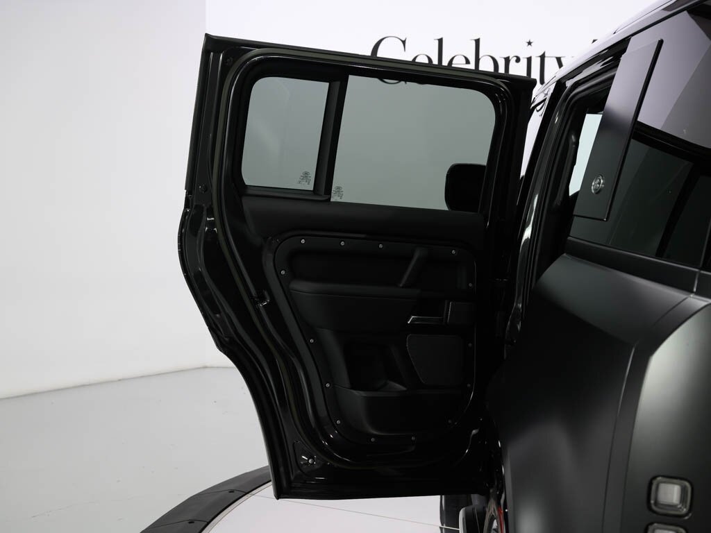 2023 Land Rover Defender 110 V8 P525 Carpathian Edition $123K MSRP - Photo 40 - Sarasota, FL 34243