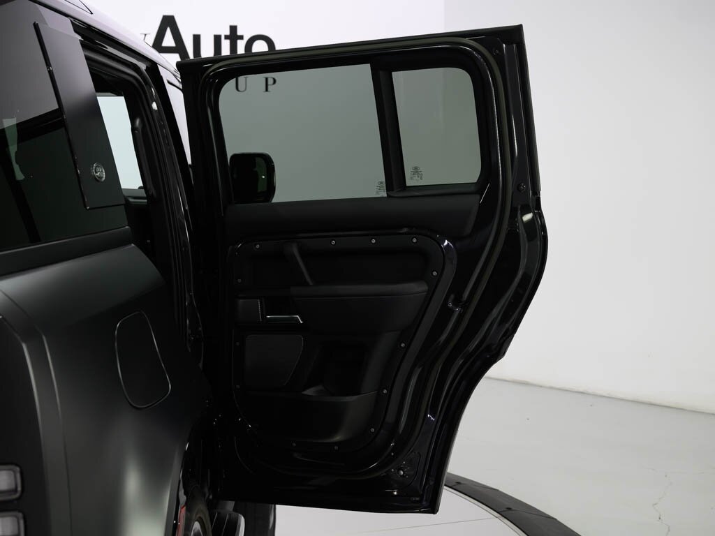2023 Land Rover Defender 110 V8 P525 Carpathian Edition $123K MSRP - Photo 41 - Sarasota, FL 34243