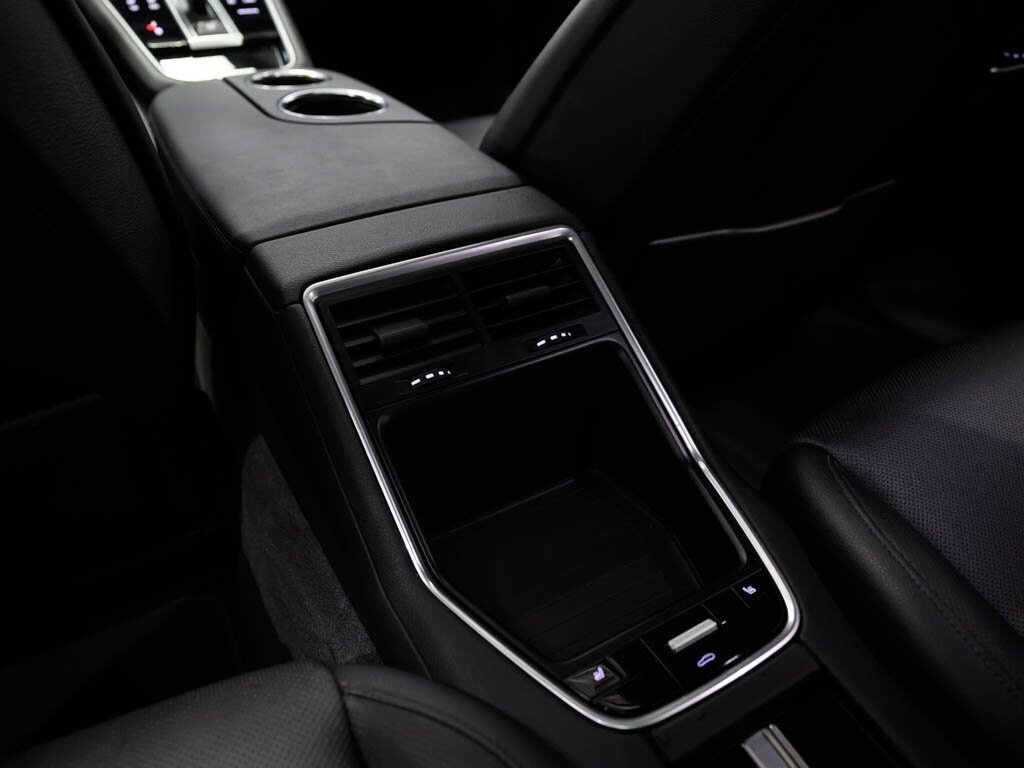 2018 Porsche Panamera 4 E-Hybrid   - Photo 61 - Sarasota, FL 34243