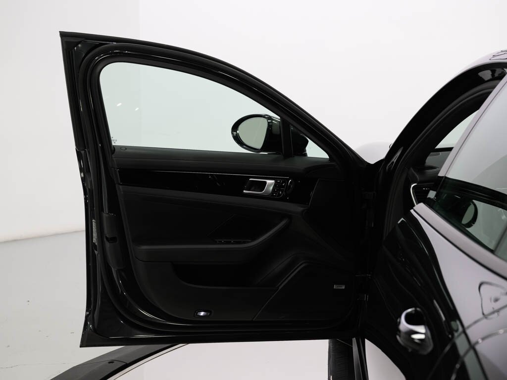 2018 Porsche Panamera 4 E-Hybrid   - Photo 38 - Sarasota, FL 34243