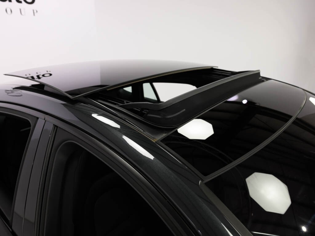 2018 Porsche Panamera 4 E-Hybrid   - Photo 32 - Sarasota, FL 34243