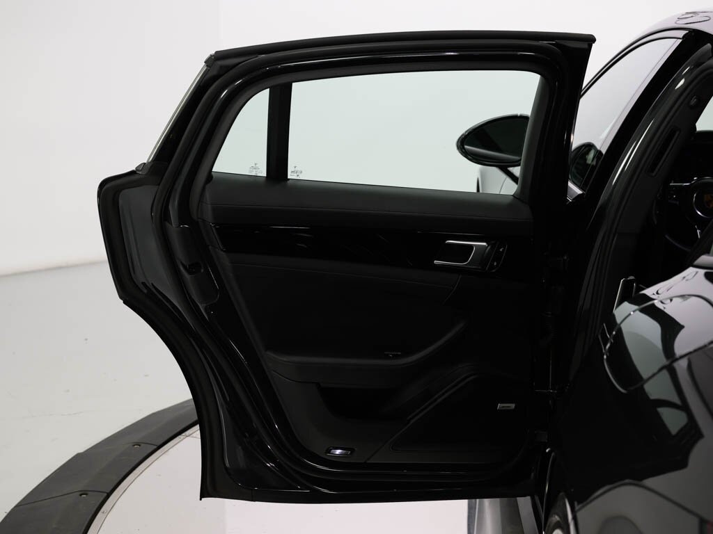 2018 Porsche Panamera 4 E-Hybrid   - Photo 40 - Sarasota, FL 34243