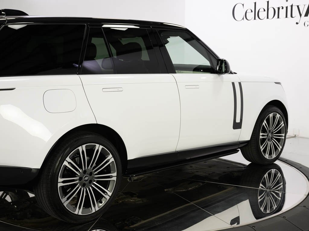 2023 Land Rover Range Rover SE photo 20