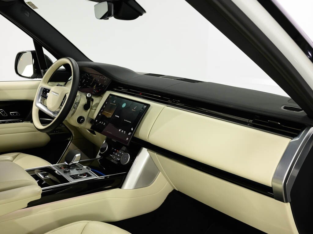2023 Land Rover Range Rover SE photo 53