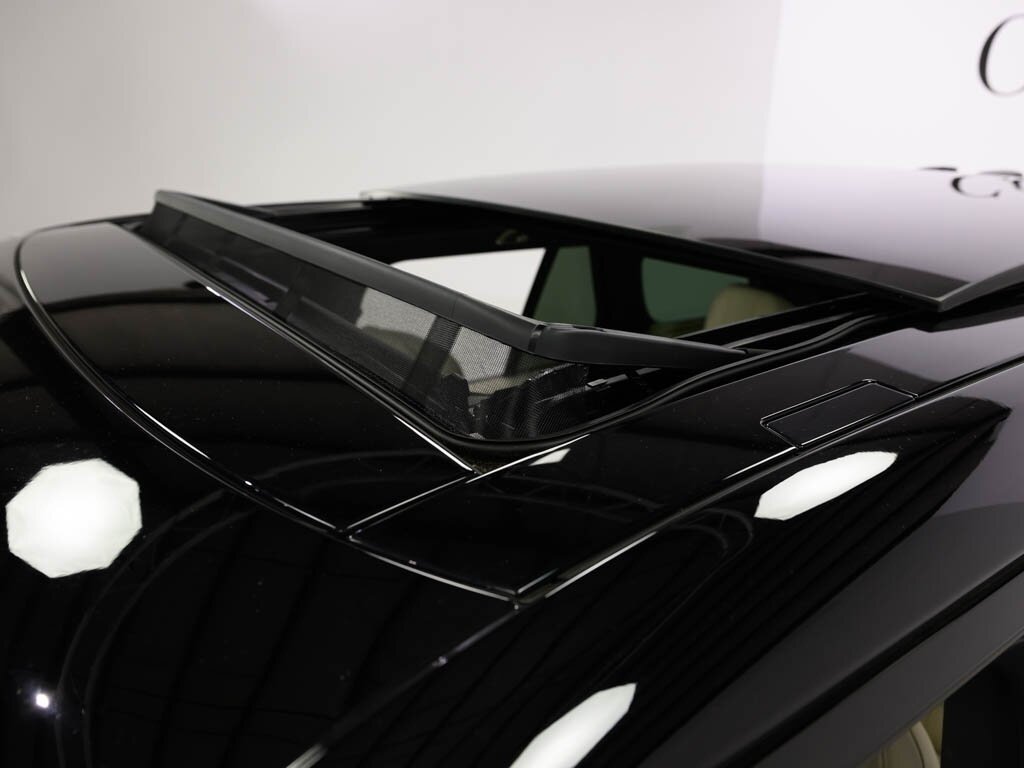 2023 Land Rover Range Rover SE photo 31