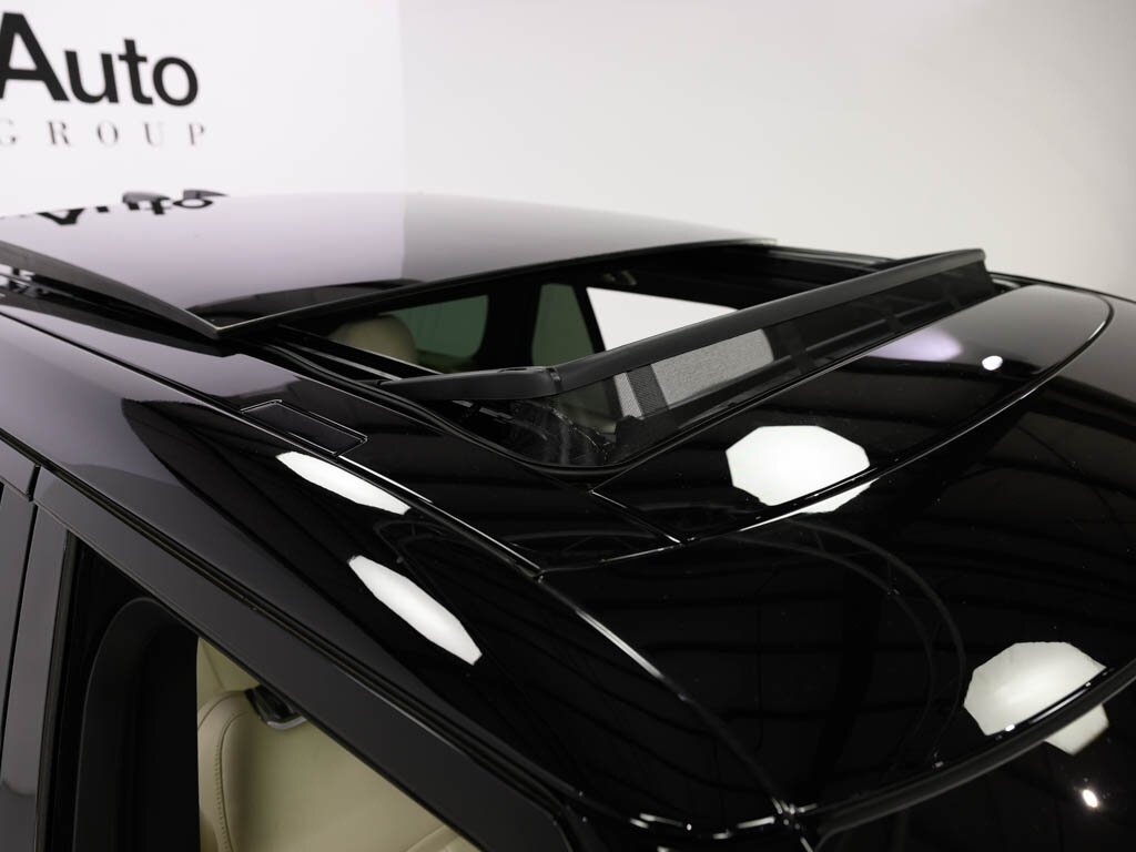 2023 Land Rover Range Rover SE photo 30