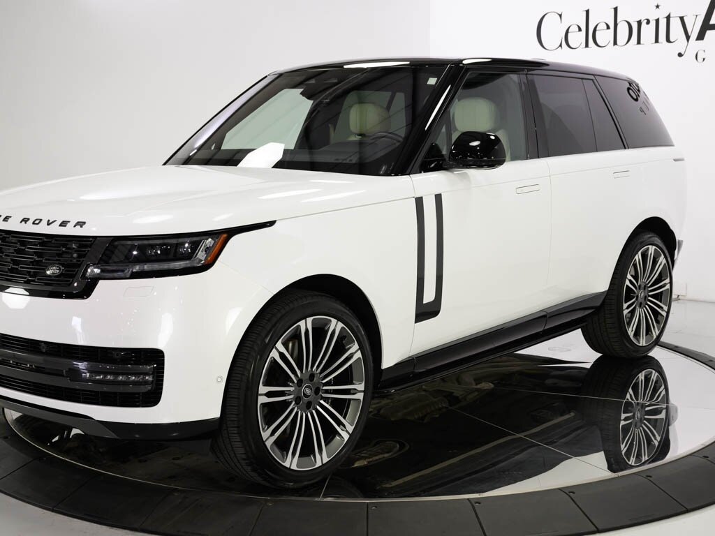 2023 Land Rover Range Rover SE photo 8