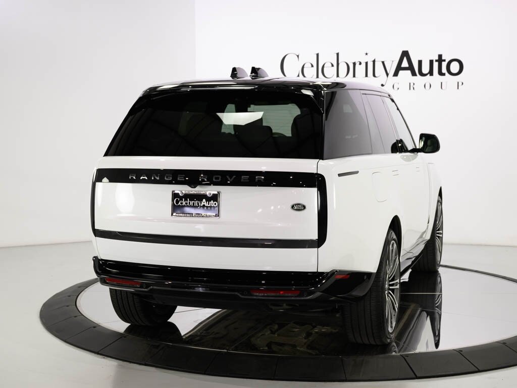 2023 Land Rover Range Rover SE photo 26