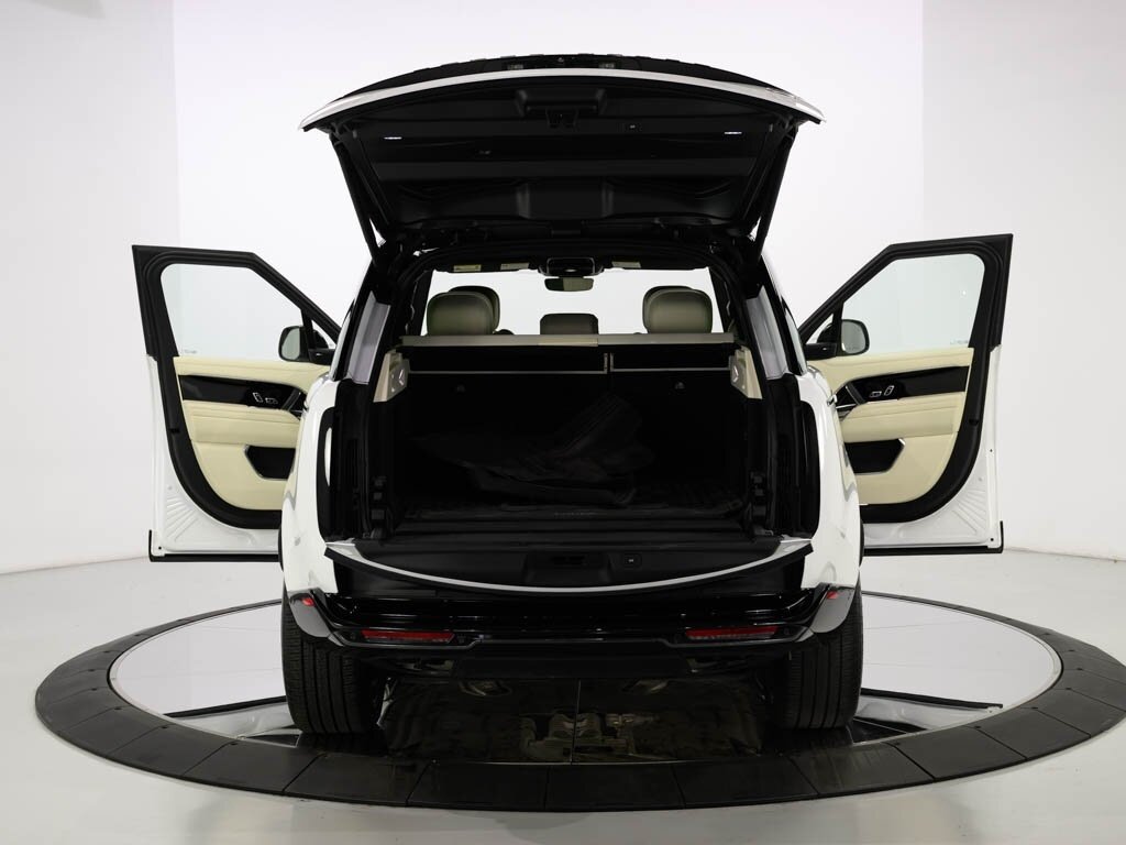 2023 Land Rover Range Rover SE photo 55