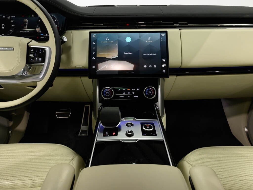 2023 Land Rover Range Rover SE photo 48