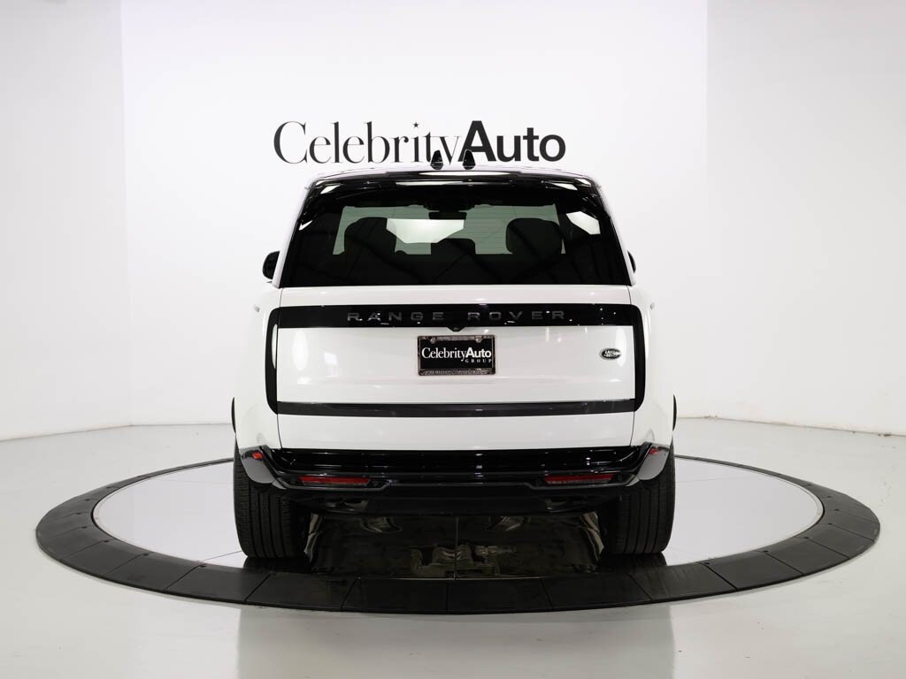 2023 Land Rover Range Rover SE photo 18
