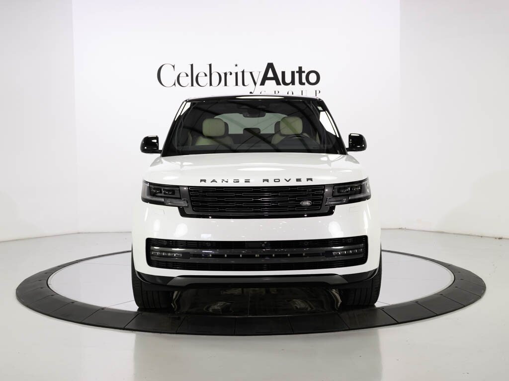 2023 Land Rover Range Rover SE photo 7