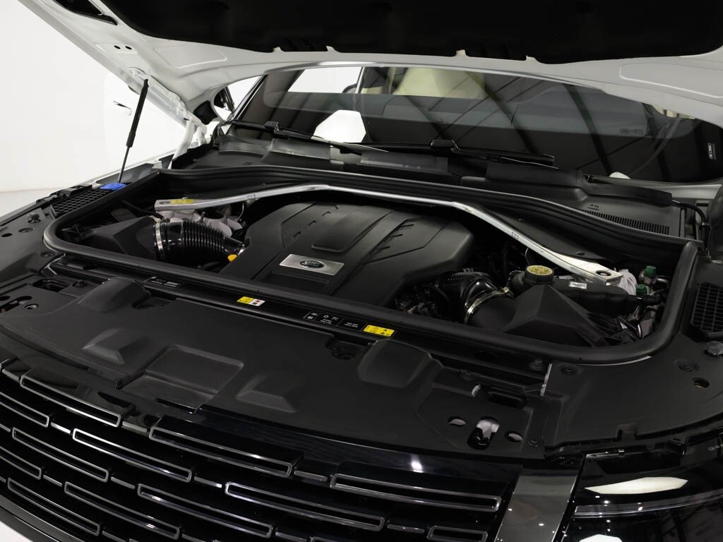 2023 Land Rover Range Rover SE photo 57