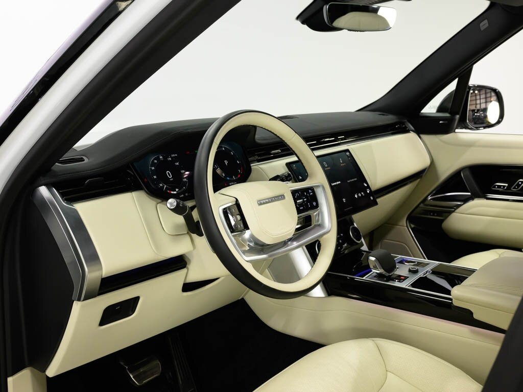 2023 Land Rover Range Rover SE photo 43