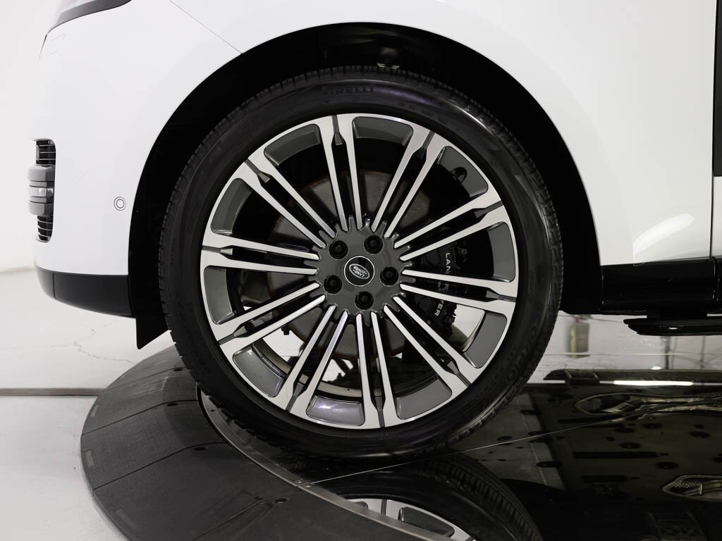 2023 Land Rover Range Rover SE photo 34