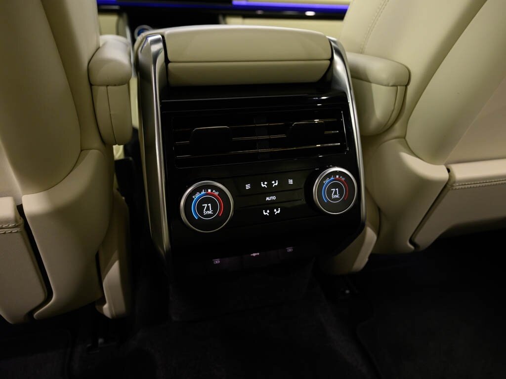 2023 Land Rover Range Rover SE photo 54