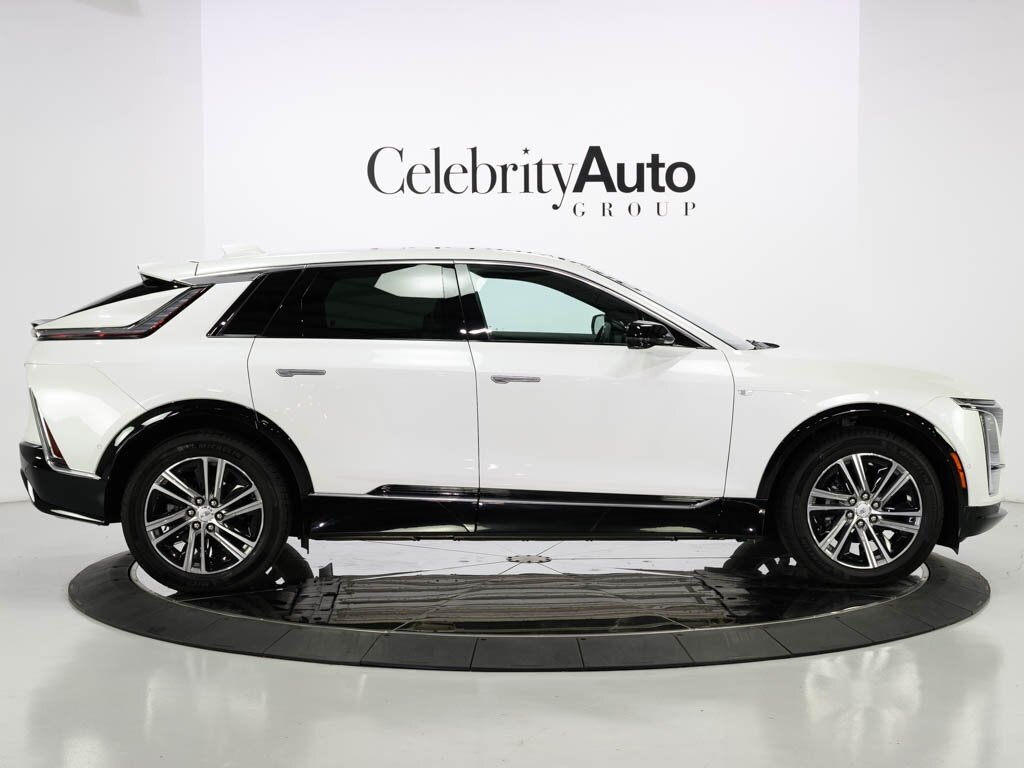 2025 Cadillac LYRIQ Luxury 2 $70K MSRP All Wheel Drive   - Photo 8 - Sarasota, FL 34243