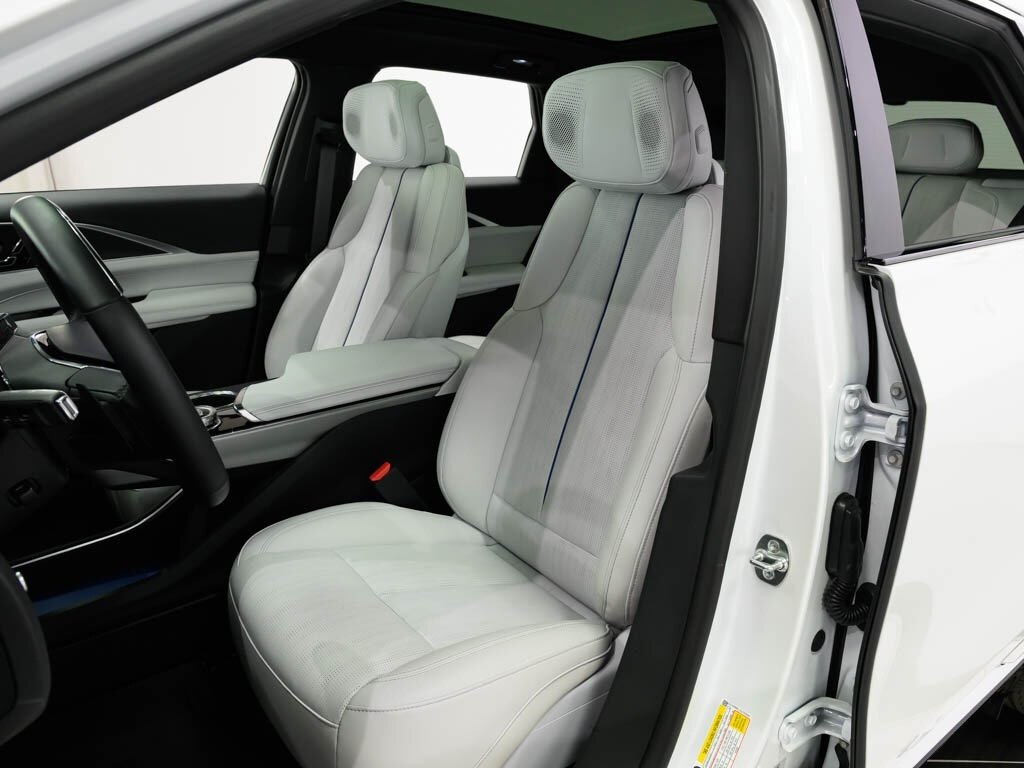 2025 Cadillac LYRIQ Luxury 2 $70K MSRP All Wheel Drive   - Photo 40 - Sarasota, FL 34243
