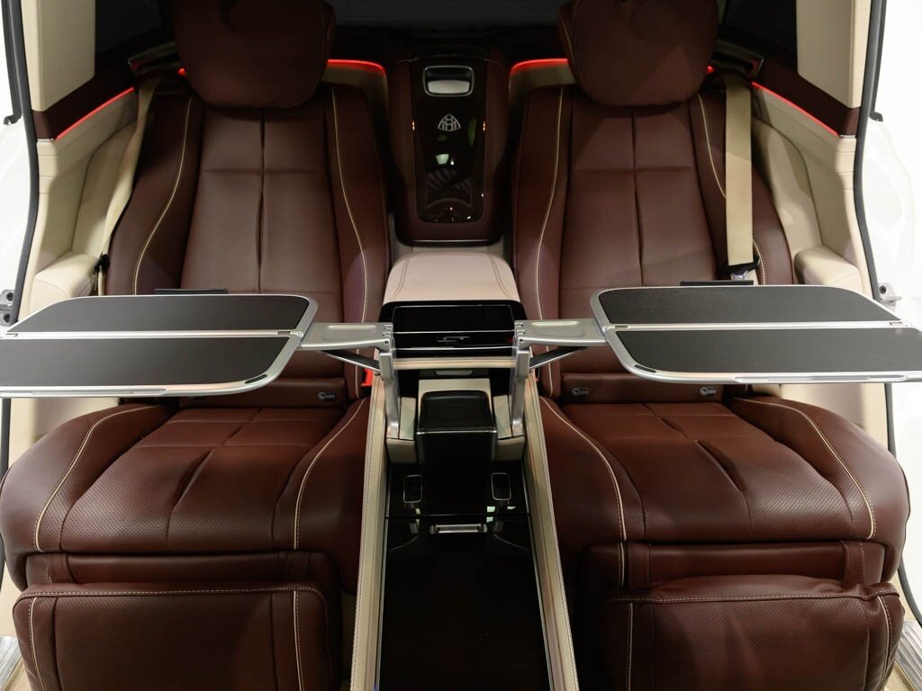 2022 Mercedes-Benz Maybach GLS 600 4MATIC Celebrity Black Optic Pkg   - Photo 50 - Sarasota, FL 34243