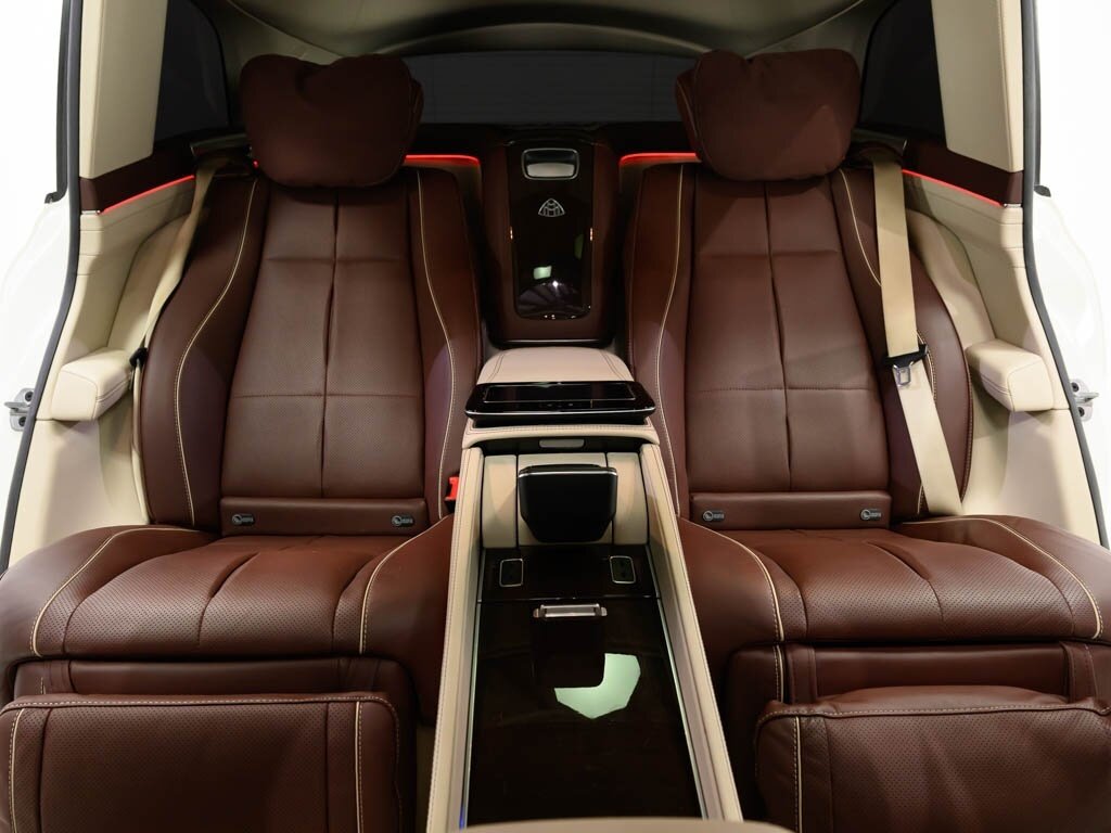 2022 Mercedes-Benz Maybach GLS 600 4MATIC Celebrity Black Optic Pkg   - Photo 49 - Sarasota, FL 34243
