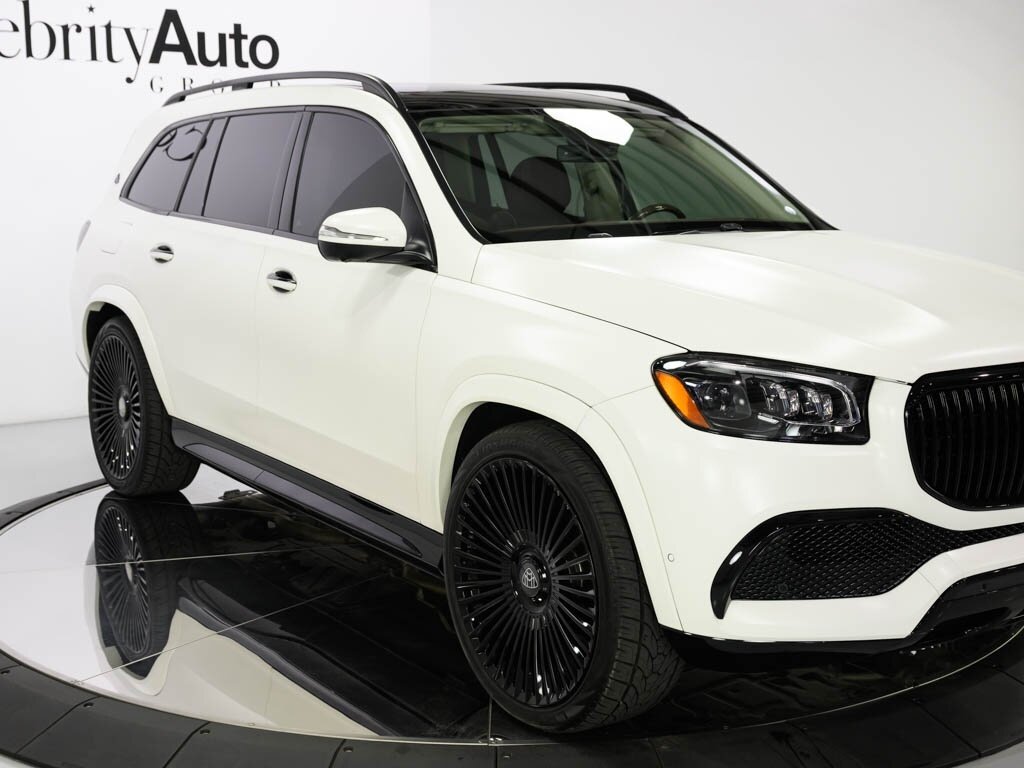 2022 Mercedes-Benz Maybach GLS 600 4MATIC Celebrity Black Optic Pkg   - Photo 10 - Sarasota, FL 34243