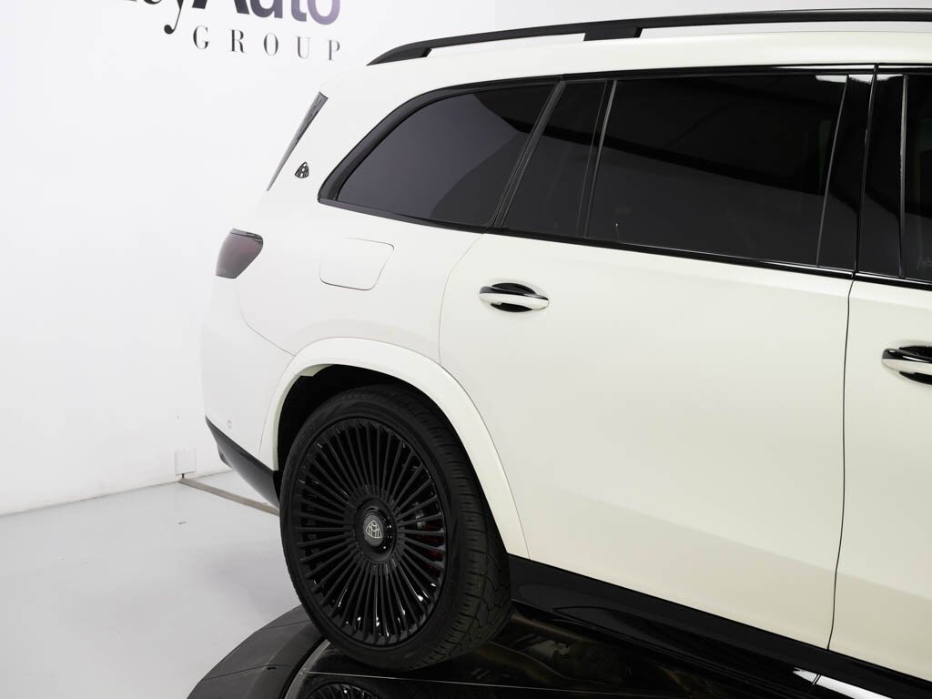 2022 Mercedes-Benz Maybach GLS 600 4MATIC Celebrity Black Optic Pkg   - Photo 28 - Sarasota, FL 34243