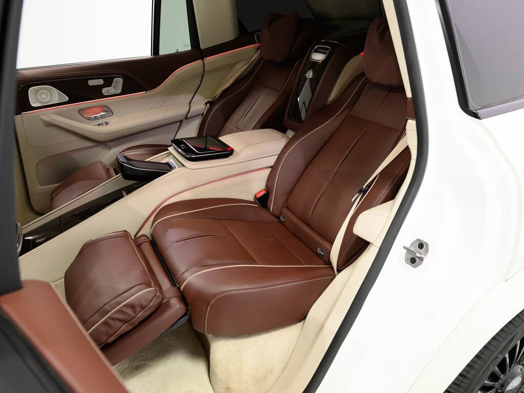 2022 Mercedes-Benz Maybach GLS 600 4MATIC Celebrity Black Optic Pkg   - Photo 52 - Sarasota, FL 34243