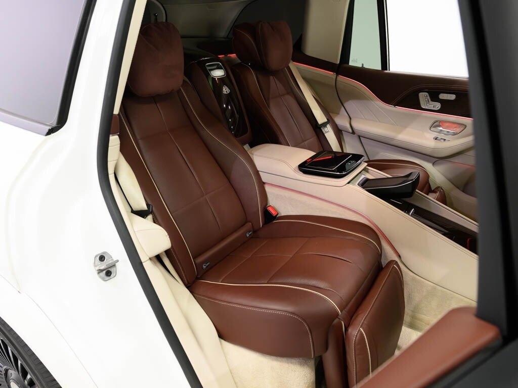 2022 Mercedes-Benz Maybach GLS 600 4MATIC Celebrity Black Optic Pkg   - Photo 46 - Sarasota, FL 34243