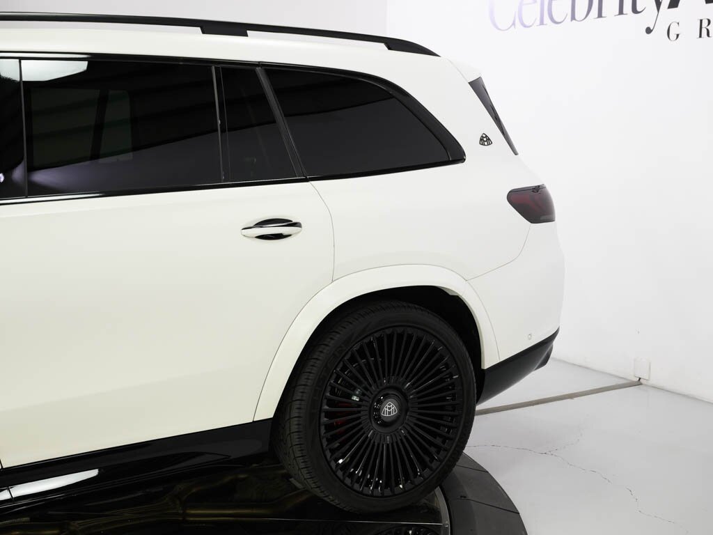 2022 Mercedes-Benz Maybach GLS 600 4MATIC Celebrity Black Optic Pkg   - Photo 29 - Sarasota, FL 34243