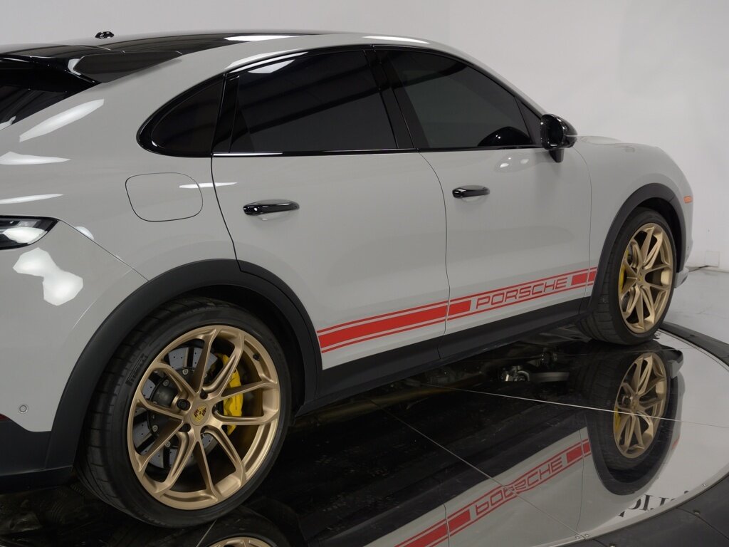 2022 Porsche Cayenne Turbo GT $215K MSRP Techart & Akrapovic Exhaust   - Photo 24 - Sarasota, FL 34243