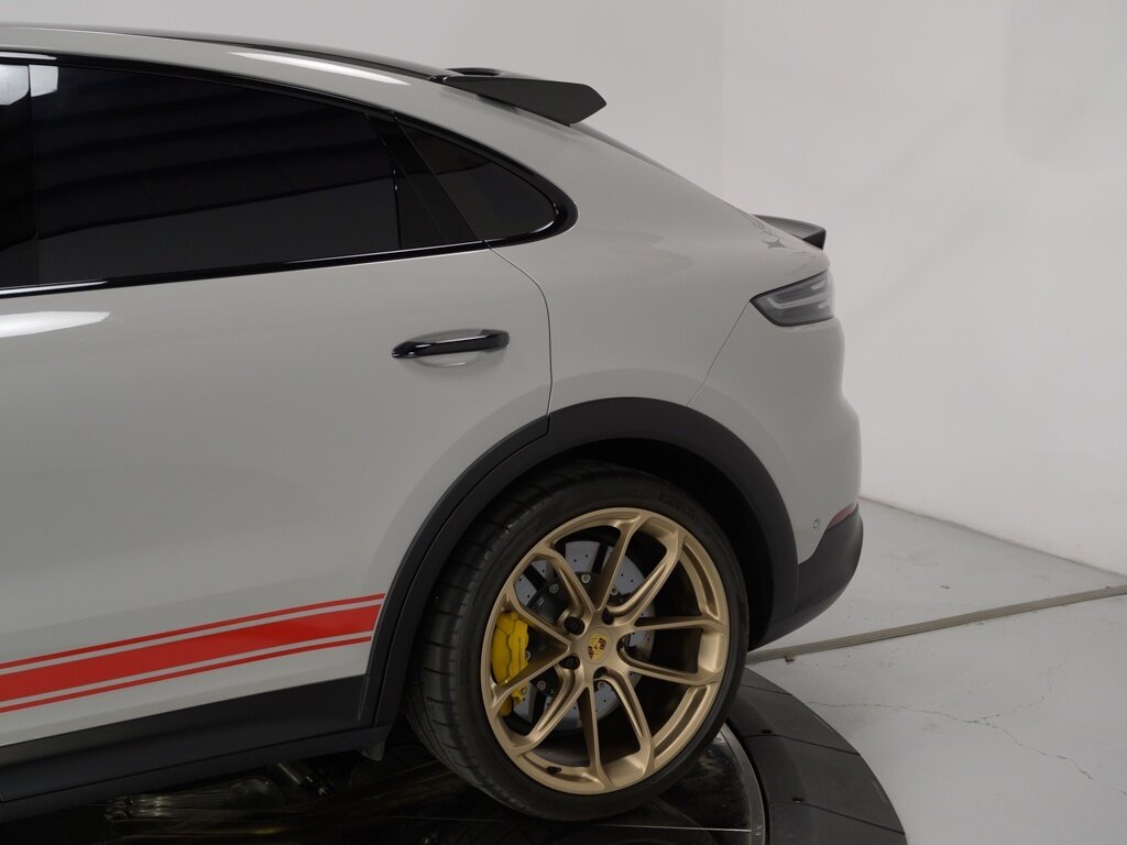 2022 Porsche Cayenne Turbo GT $215K MSRP Techart & Akrapovic Exhaust   - Photo 29 - Sarasota, FL 34243