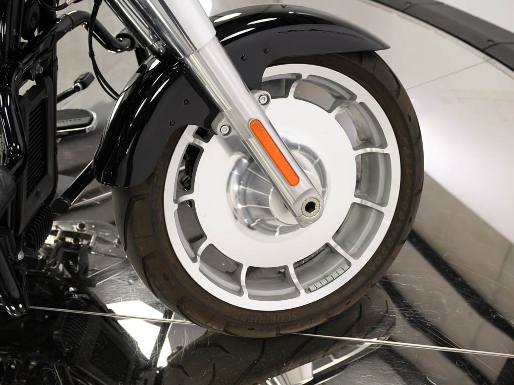 2022 Harley-Davidson Custom Fatboy 114 Lakester Wheels 240mm Rear Tire   - Photo 23 - Sarasota, FL 34243