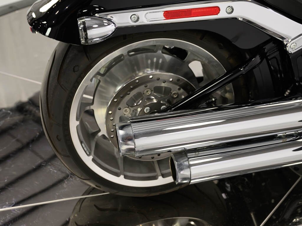 2022 Harley-Davidson Custom Fatboy 114 Lakester Wheels 240mm Rear Tire   - Photo 25 - Sarasota, FL 34243