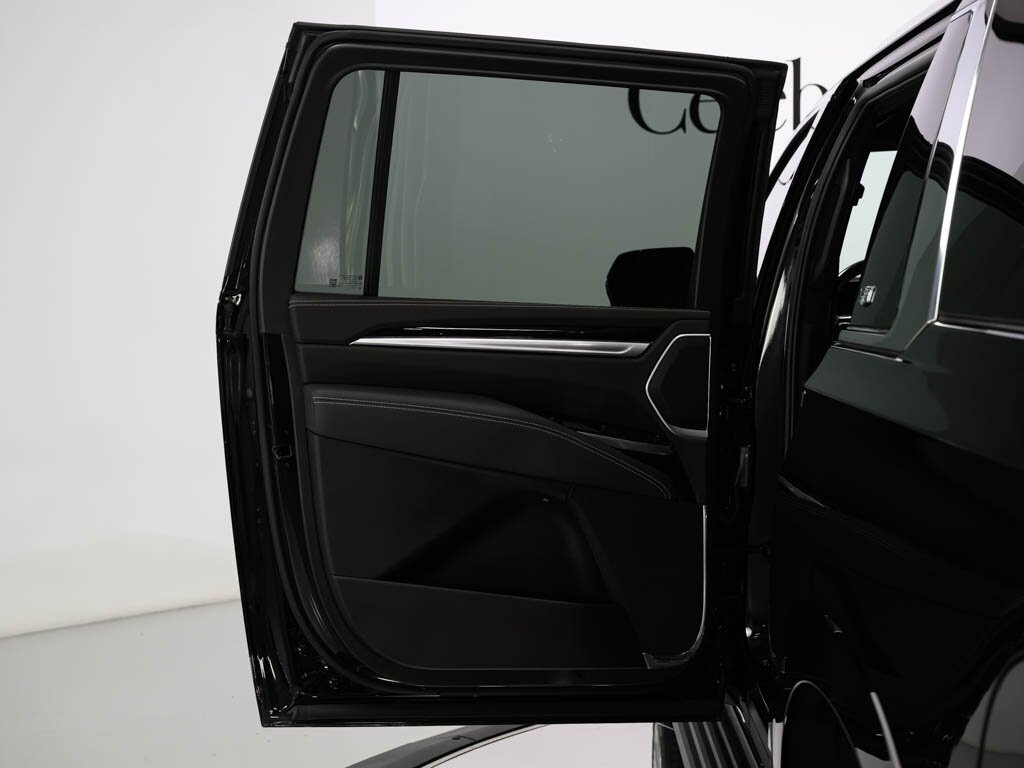 2025 Cadillac Escalade ESV Premium Luxury photo 38
