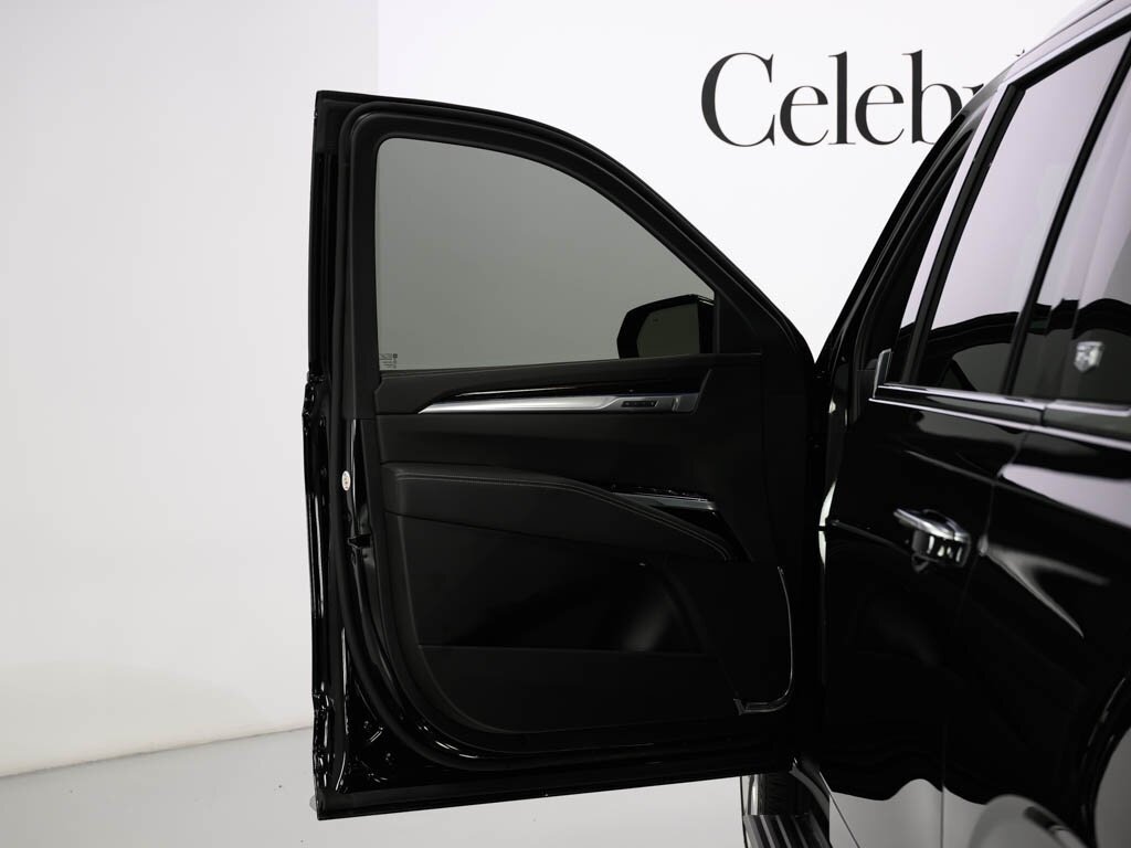 2025 Cadillac Escalade ESV Premium Luxury photo 36