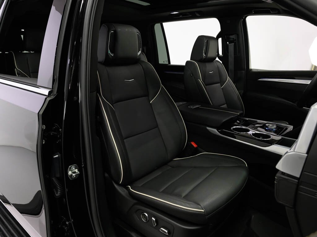 2025 Cadillac Escalade ESV Premium Luxury photo 40