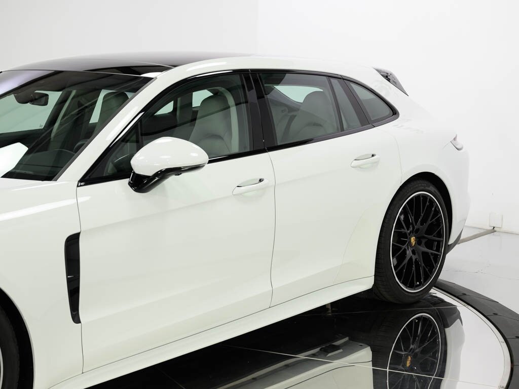 2023 Porsche Panamera 4 Sport Turismo Premium Pkg 21 " Wheels   - Photo 16 - Sarasota, FL 34243