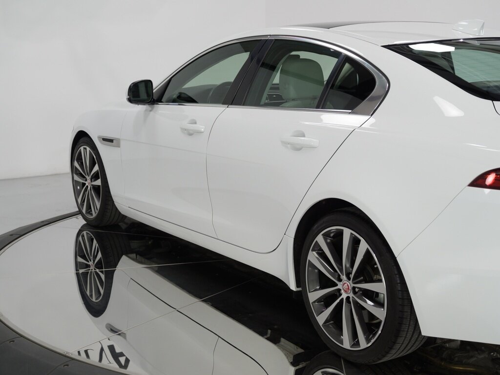 2020 Jaguar XE P250 S $45K MSRP 19 " Style 5031 Wheels   - Photo 25 - Sarasota, FL 34243