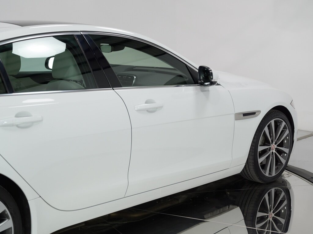 2020 Jaguar XE P250 S $45K MSRP 19 " Style 5031 Wheels   - Photo 26 - Sarasota, FL 34243