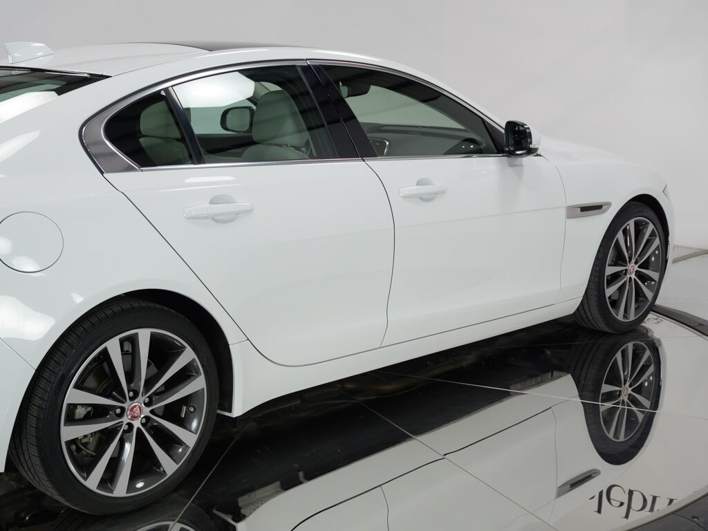 2020 Jaguar XE P250 S $45K MSRP 19 " Style 5031 Wheels   - Photo 24 - Sarasota, FL 34243