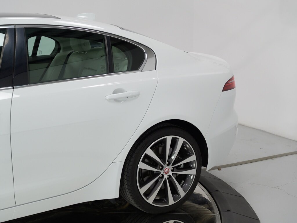 2020 Jaguar XE P250 S $45K MSRP 19 " Style 5031 Wheels   - Photo 29 - Sarasota, FL 34243