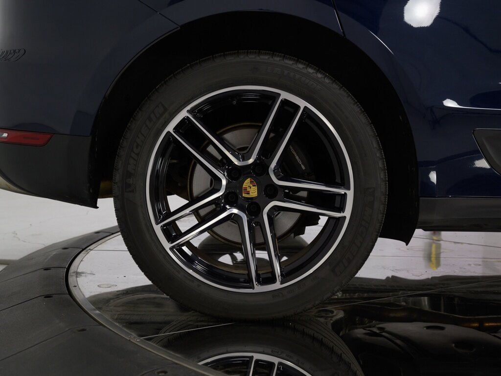 2021 Porsche Macan Premium Pkg Plus Black 20 " Macan Turbo Wheels   - Photo 35 - Sarasota, FL 34243