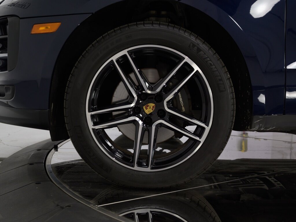 2021 Porsche Macan Premium Pkg Plus Black 20 " Macan Turbo Wheels   - Photo 36 - Sarasota, FL 34243