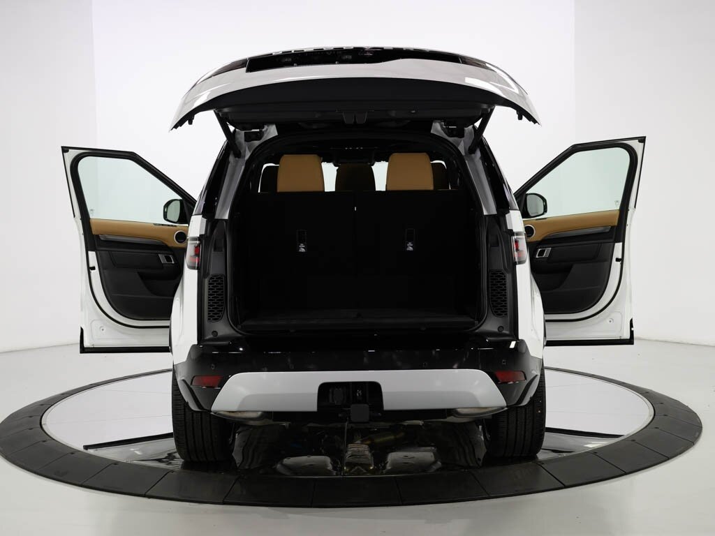 2024 Land Rover Discovery P360 Metropolitan Edition $89K MSRP   - Photo 68 - Sarasota, FL 34243