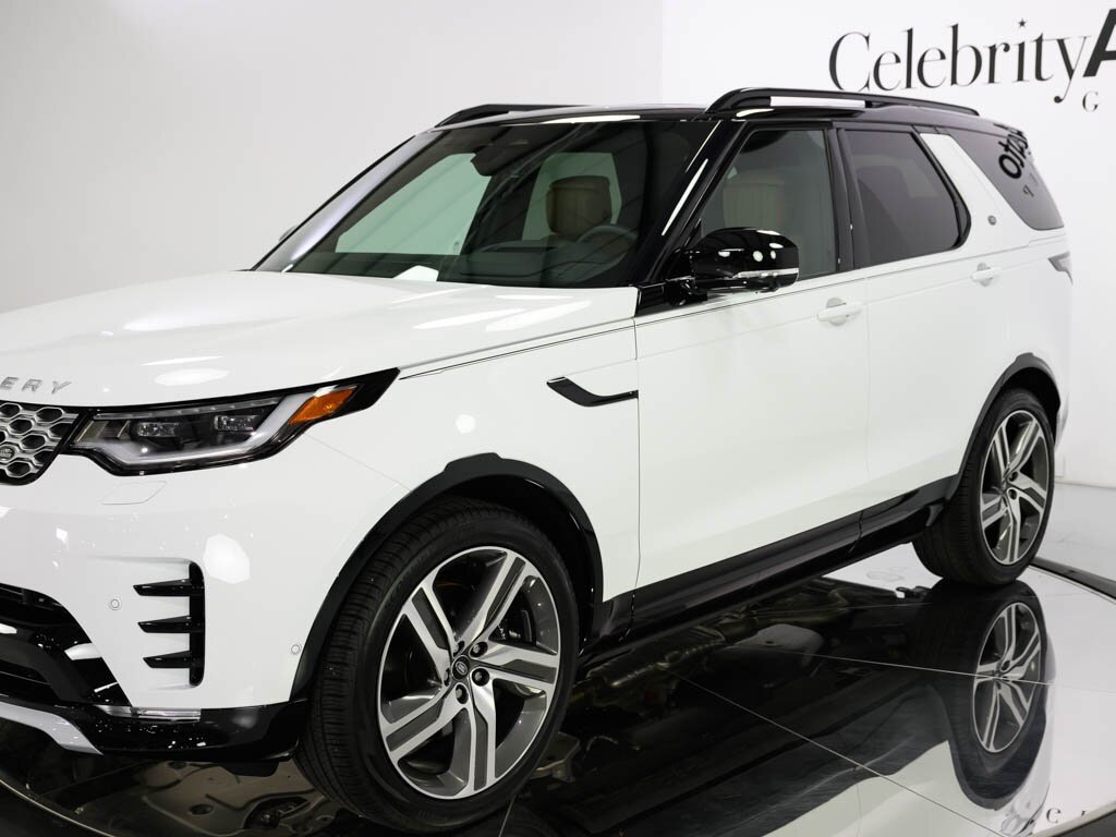 2024 Land Rover Discovery P360 Metropolitan Edition $89K MSRP   - Photo 12 - Sarasota, FL 34243
