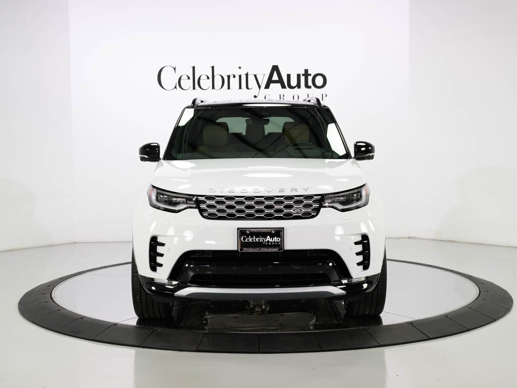 2024 Land Rover Discovery P360 Metropolitan Edition $89K MSRP   - Photo 11 - Sarasota, FL 34243