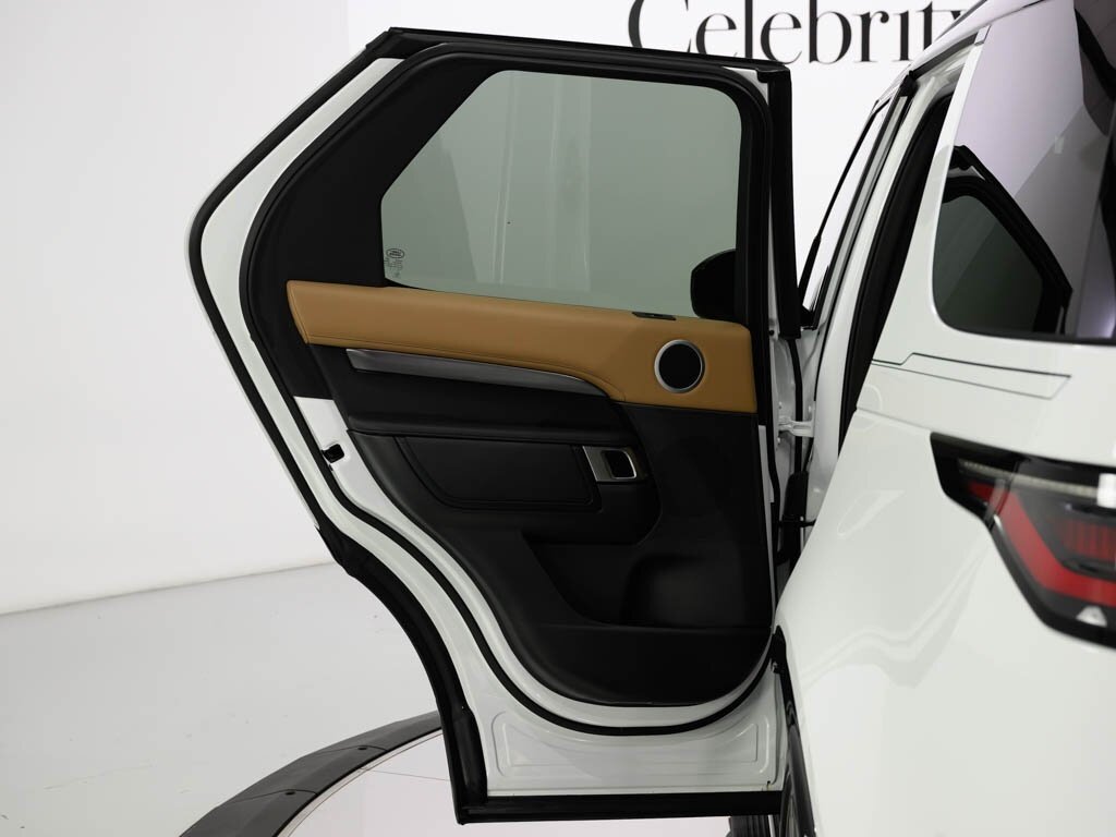 2024 Land Rover Discovery P360 Metropolitan Edition $89K MSRP   - Photo 42 - Sarasota, FL 34243
