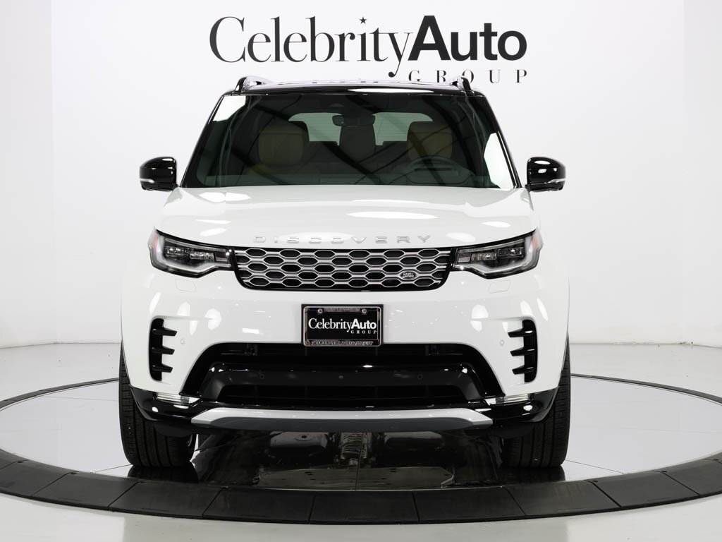 2024 Land Rover Discovery P360 Metropolitan Edition $89K MSRP   - Photo 2 - Sarasota, FL 34243